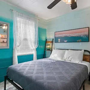 Mermaids Grotto Waterfront 1br Apt With Bay View Holiday home Tampa